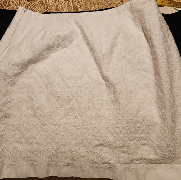 5 TALBOT SIZE 10 EMBROIDERY AND EYELET ON THE HEM OF THE SKIRT - Picture 2 of 5